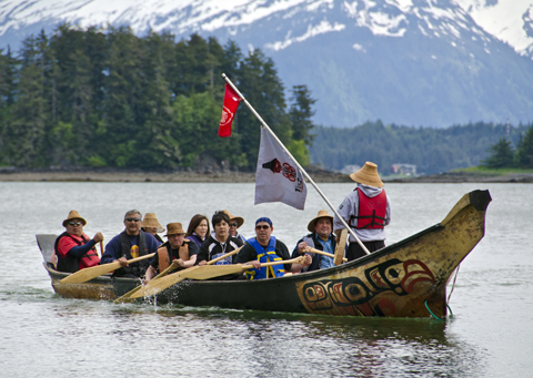 The first canoe arrives