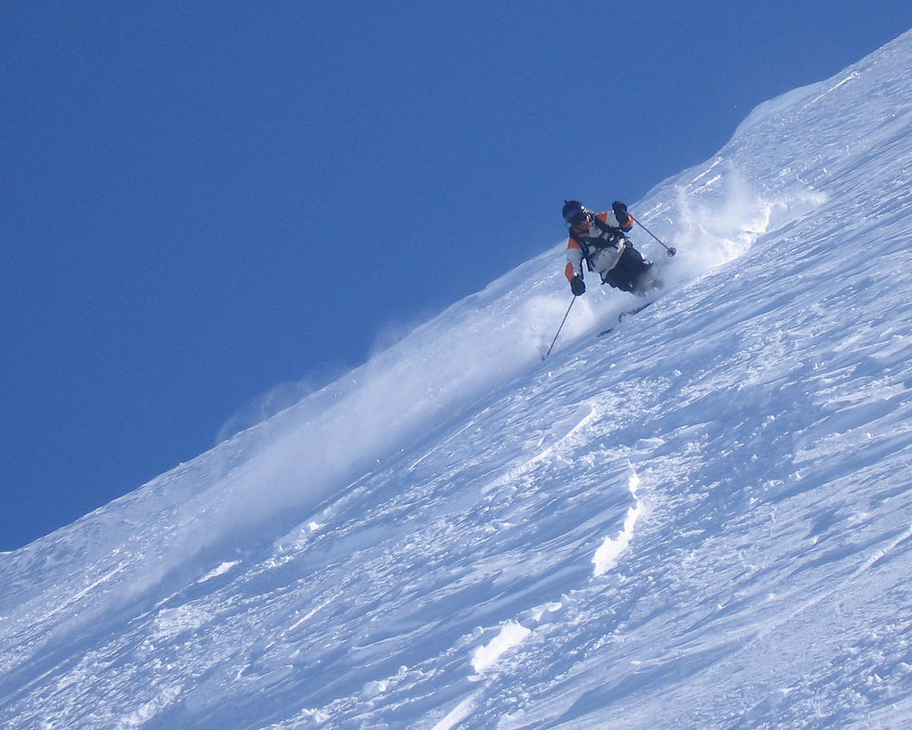 Heliskiing in the Chugach Mountains near Valdez. Photo by Charlie Kindel/Flickr Creative Commons.