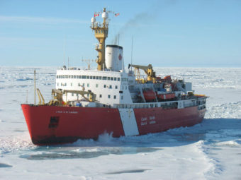 Canadian Coast Guard Ship Louis S. St-Laurent (Photo courtesy of Fisheries and Oceans Canada)