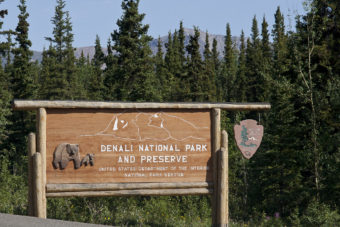 Denali National Park sign. (Creative Commons Photo by Scott Lamont)