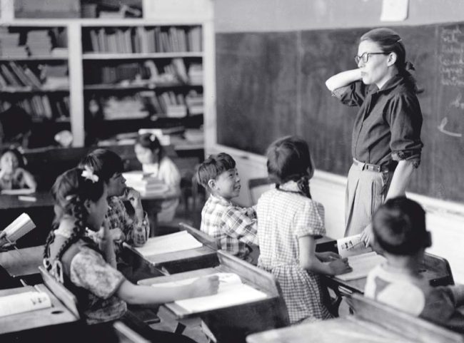 Rie Muñoz teaching in King Island in 1951. (Photo courtesy Juan Muñoz)