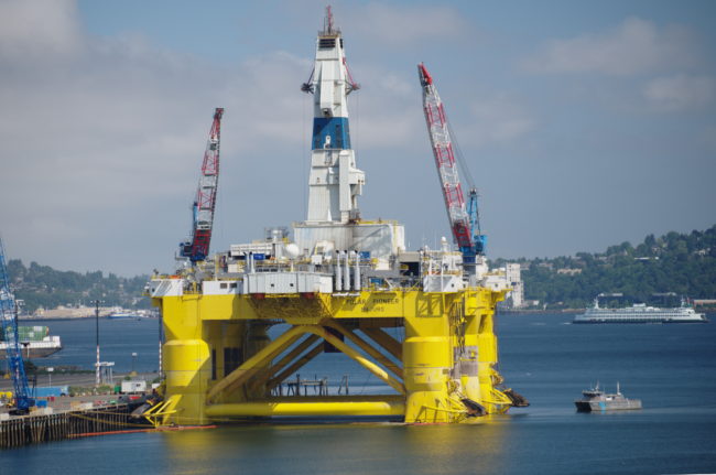 Royal Dutch Shell Polar Pioneer semi-submersible offshore drillship at the Port of Seattle Terminal 5. (Creative Commons photo by Dennis Bratland)