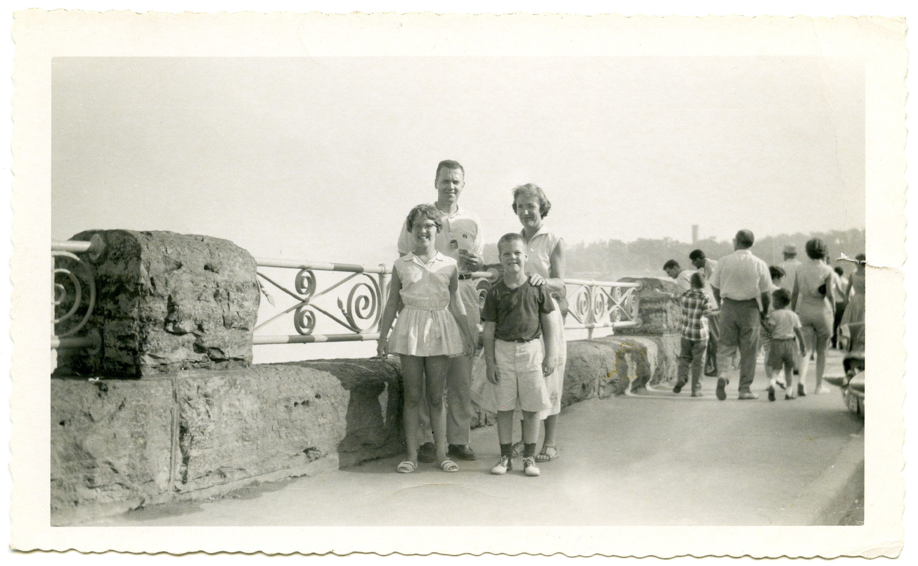 Richard Mintz and his family. (Photo courtesy of Nan Moore)