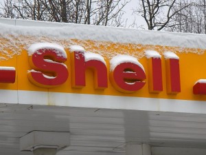 A Shell station in Anchorage after a fall snow storm. (Photo by John Ryan/KUCB)