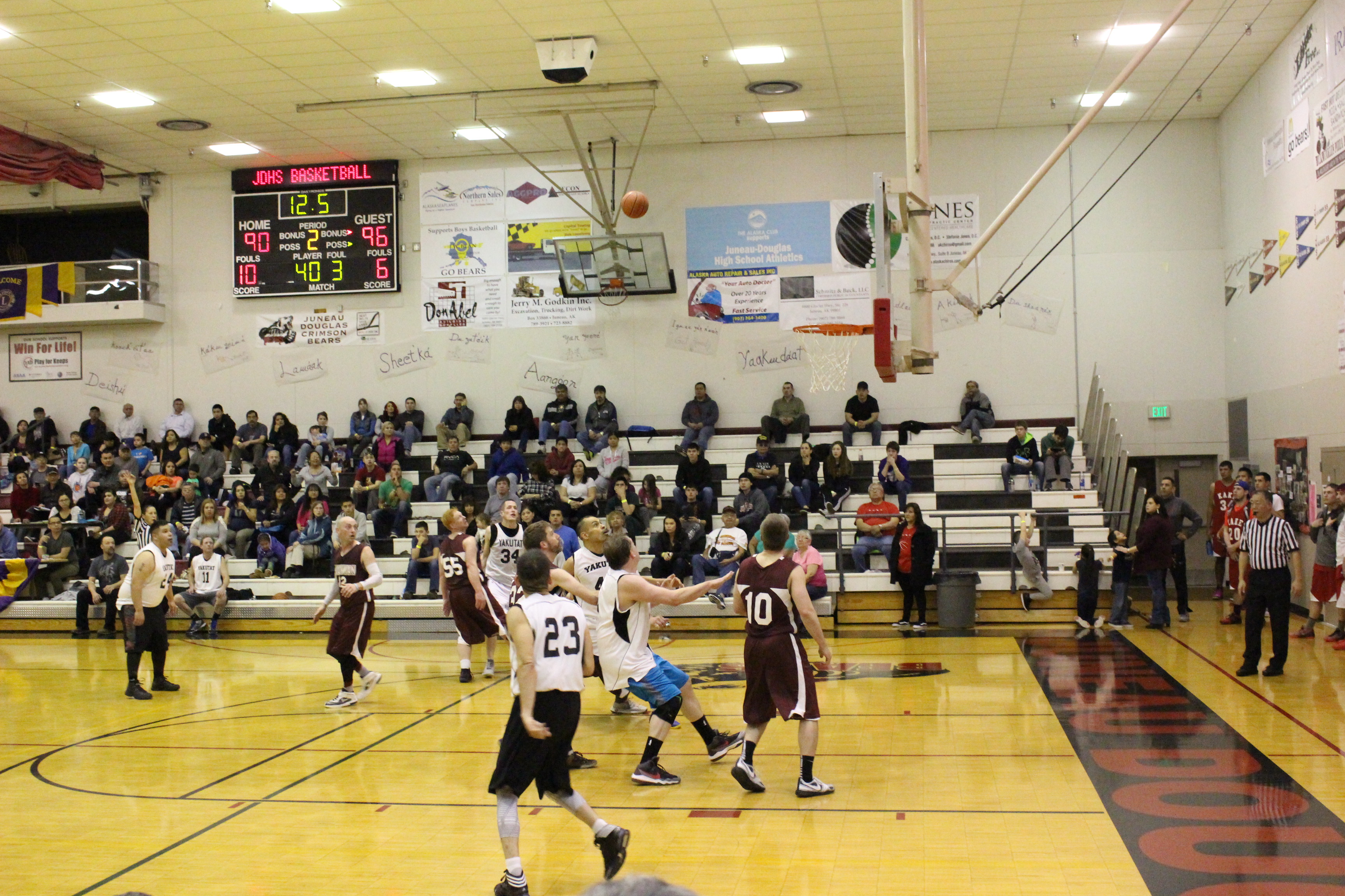 Yakutat faces off against Klukwan in Tuesday's game. (Photo by Elizabeth Jenkins/KTOO)