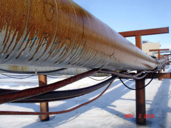 Piping showing oil from the BP spill in Prudhoe Bay on May 2, 2014 in Alaska. (Photo/John Ebel-ADEC)