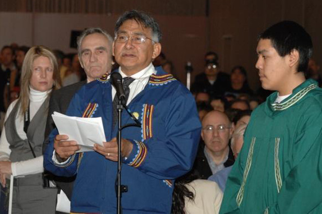 Then-North Slope Borough Mayor Edward Itta testifying before Department of Interior Secretary Ken Salazar, 2009. (Photo courtesy of the Department of the Interior)