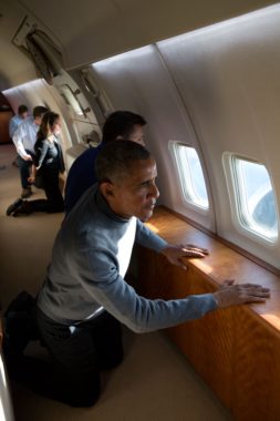 Taking in the sights from Air Force One, Sept. 2, 2015. (Official White House Photo by Pete Souza) https://medium.com/the-white-house/behind-the-lens-photographing-alaska-for-real-this-time-2f466ddf8f7d#.shdh8q6di
