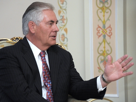 ExxonMobil CEO Rex Tillerson at a 2012 meeting with Russian president Vladmir Putin.