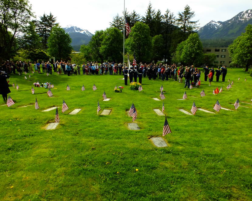 The 2017 Memorial Day observance at Evergreen Cemetery was held around the flagpole. (Photo by Matt Miller/KTOO)