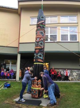 The Pathfinder totem pole at Schoenbar Middle School. (Photo by Leila Kheiry/KRBD)