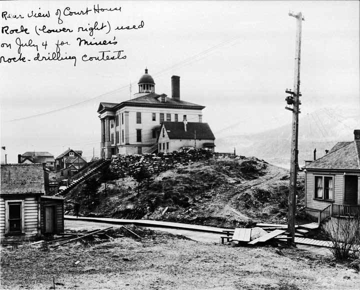 Juneau Courthouse, April 29, 1922. In Alaska's territorial, Juneau was the site of three legal executions. Seven years after the last man was hung, the territory banned capital punishment. (Photo used with permission by Alaska State Library Photo Collection, P01-1073)