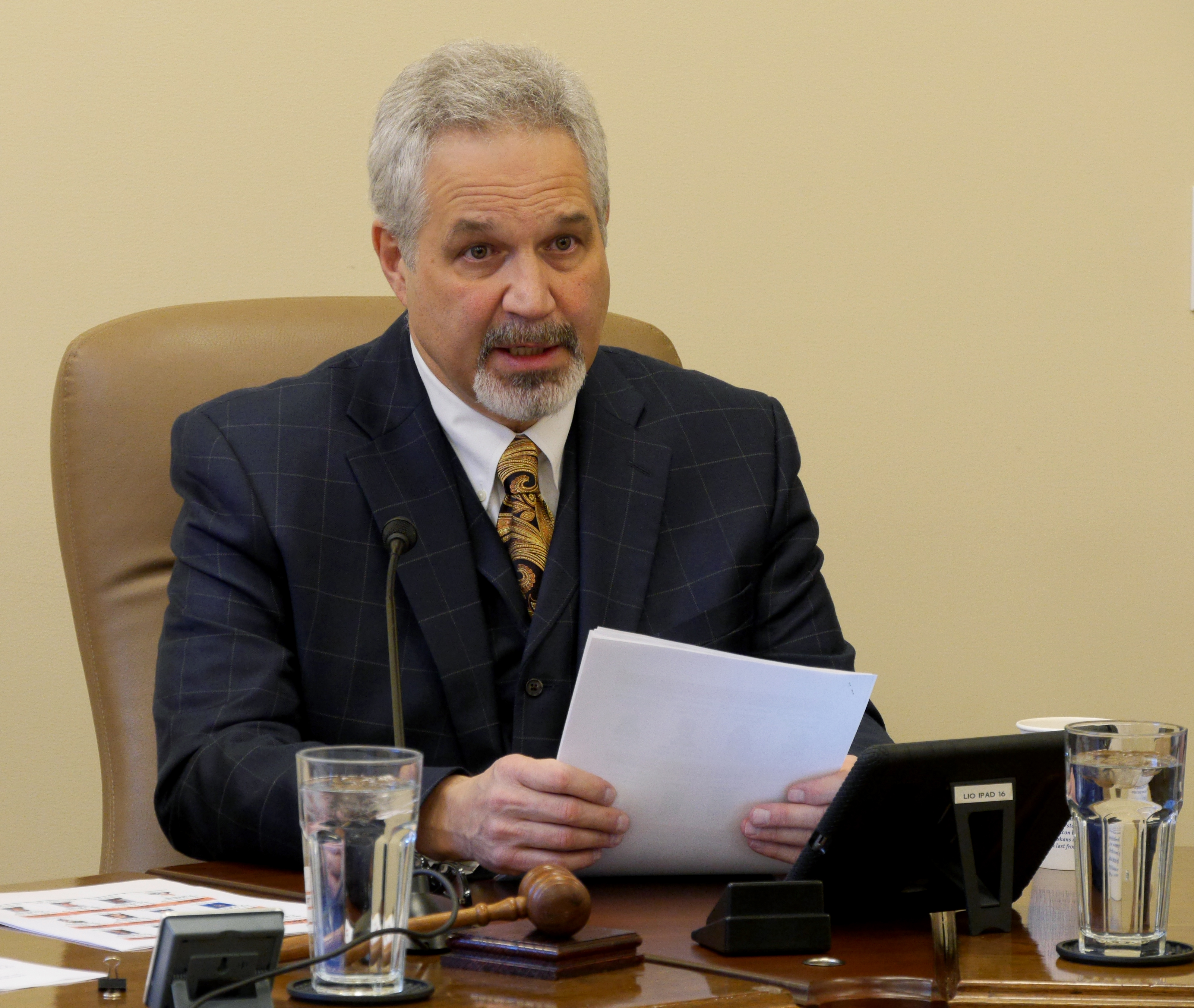 Sen. Pete Kelly (R-Fairbanks) at a Senate Majority press availability, Feb. 24, 2017. (Photo by Skip Gray/360 North)