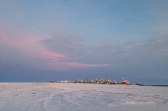 ConocoPhillips’ Alpine facility on the North Slope. Conoco’s Scott Jepsen said a new processing facility in NPR-A would be about the same size. (Photo by Elizabeth Harball/AED)