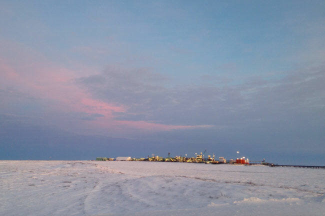 ConocoPhillips’ Alpine facility on the North Slope. Conoco’s Scott Jepsen said a new processing facility in NPR-A would be about the same size. (Photo by Elizabeth Harball/AED)