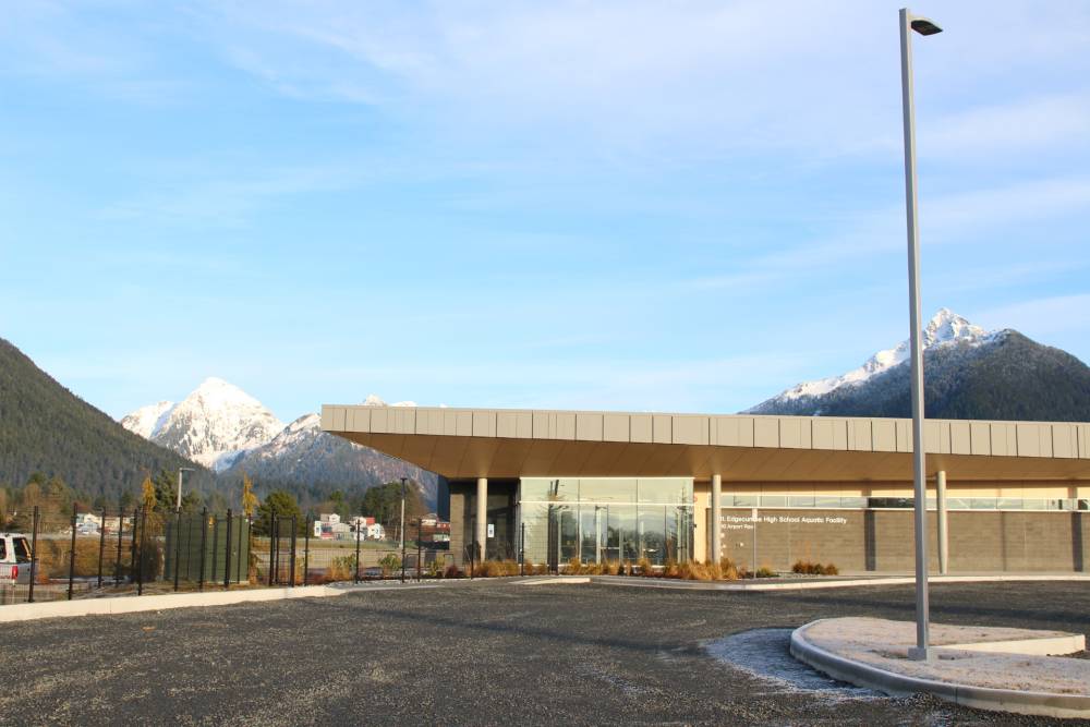 Fassade der Mt. Edgecumbe High School