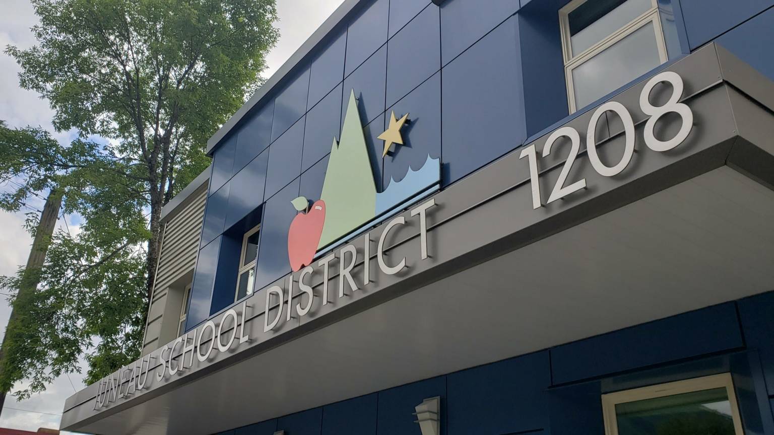 Juneau Schools offer free breakfast and lunch for Alaska Day