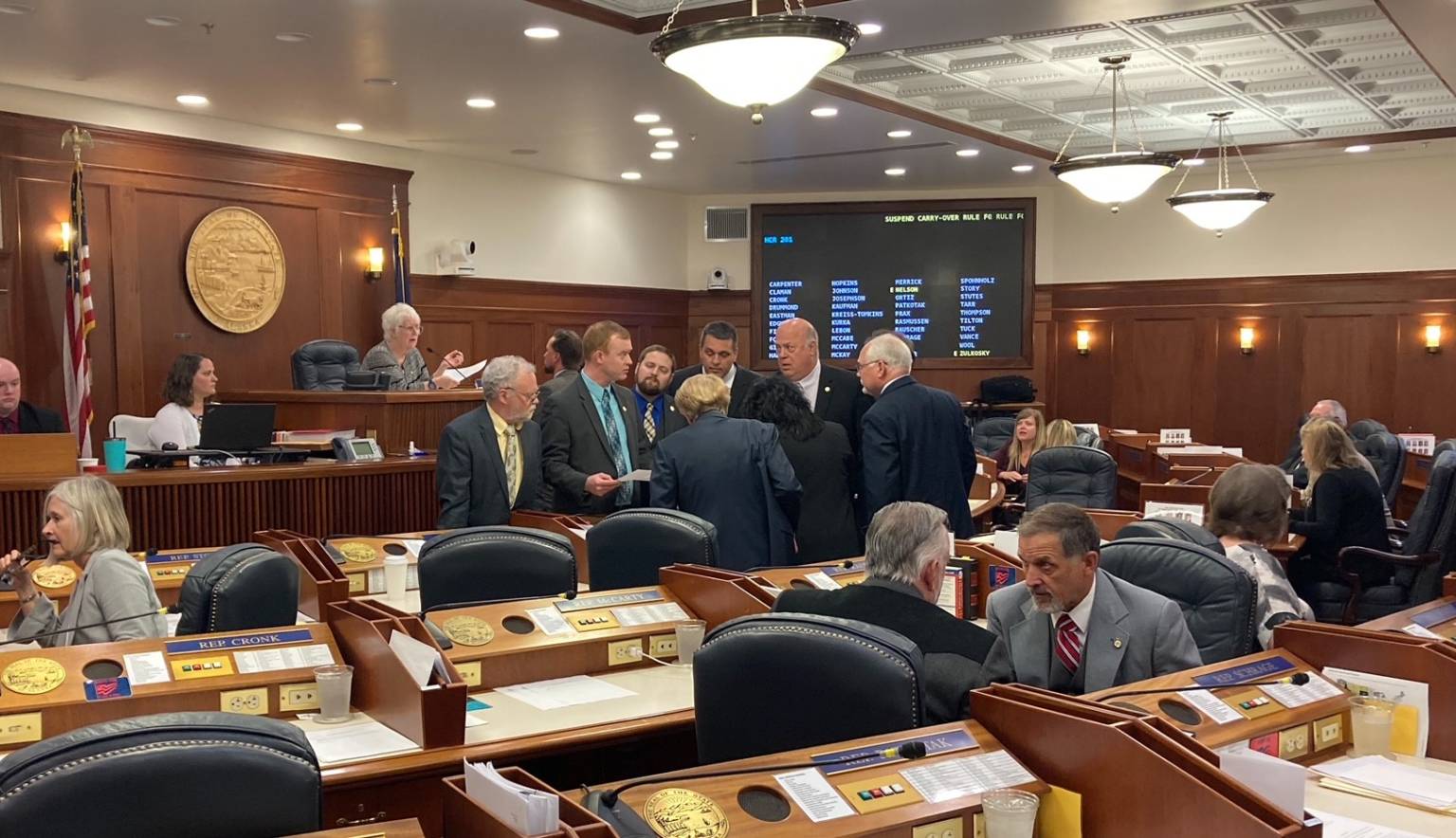 Alaska House of Representatives votes to avert government shutdown