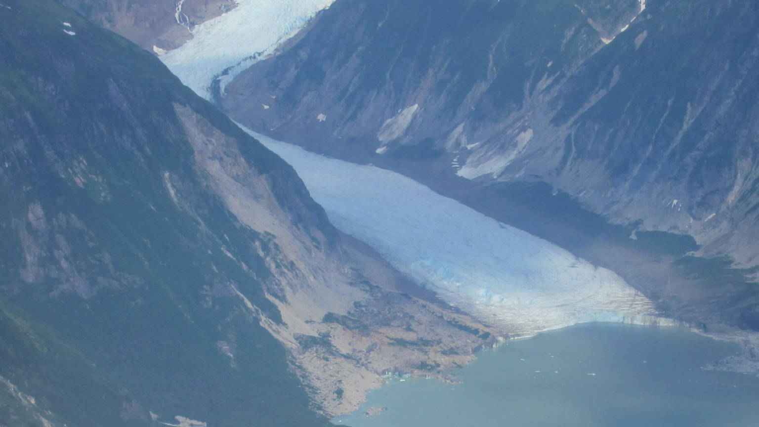 Dynamic glaciers identified as the cause of summer glacial earthquakes in Southeast Alaska