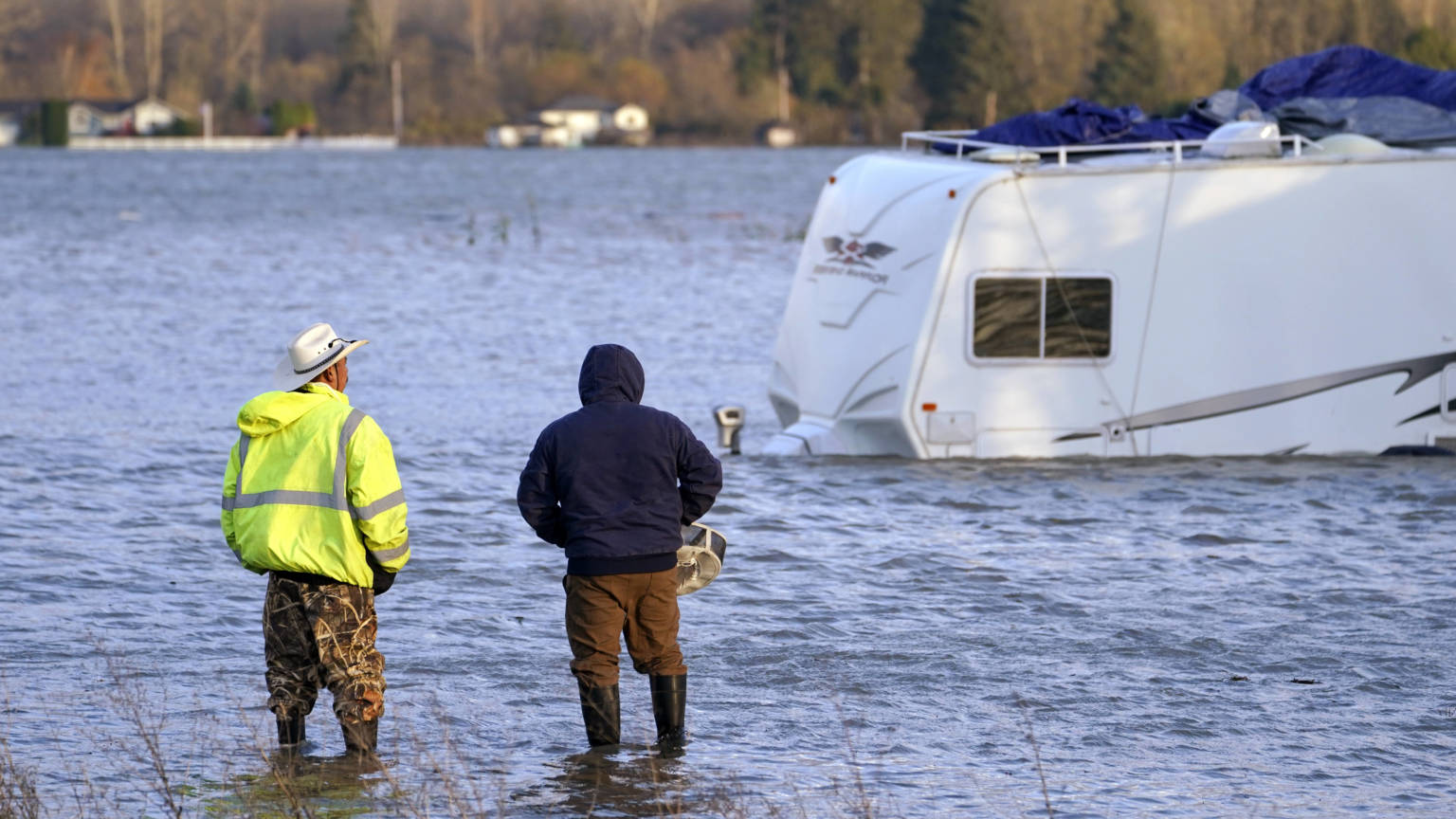 Heavy rains bring flooding and mudslides to the Pacific Northwest and ...