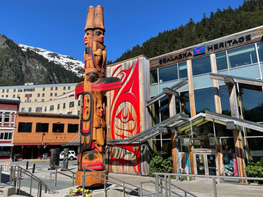 First 360-degree totem pole in Alaska was recently installed in Juneau