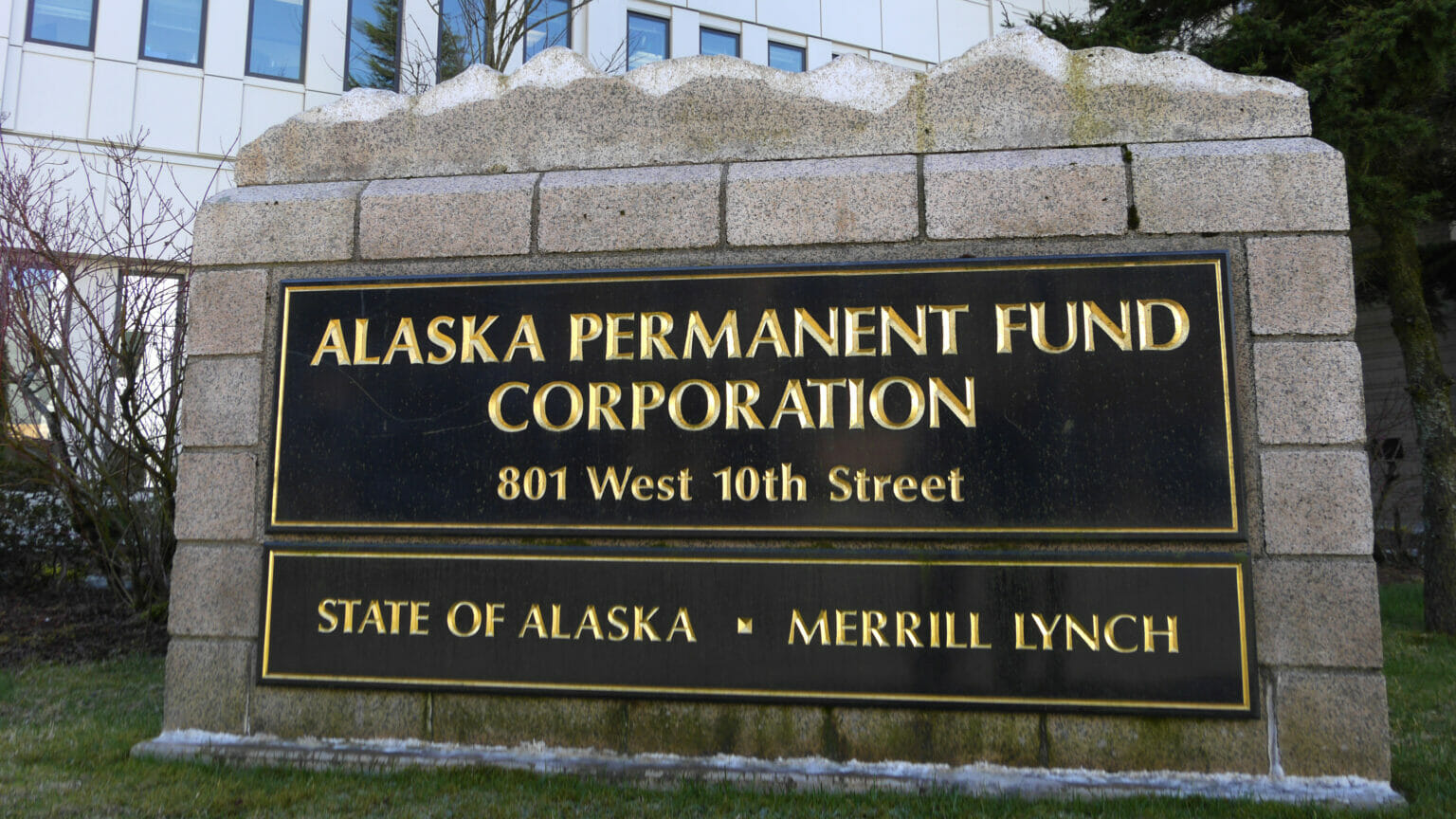 Alaska Permanent Fund Corp. buys multimillion-dollar stake in grocery chain Three Bears