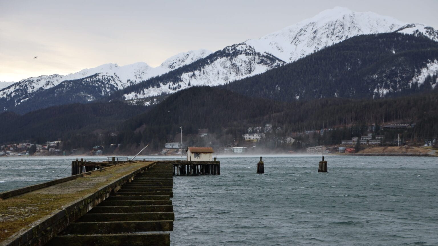 High wind warning in effect until Wednesday night