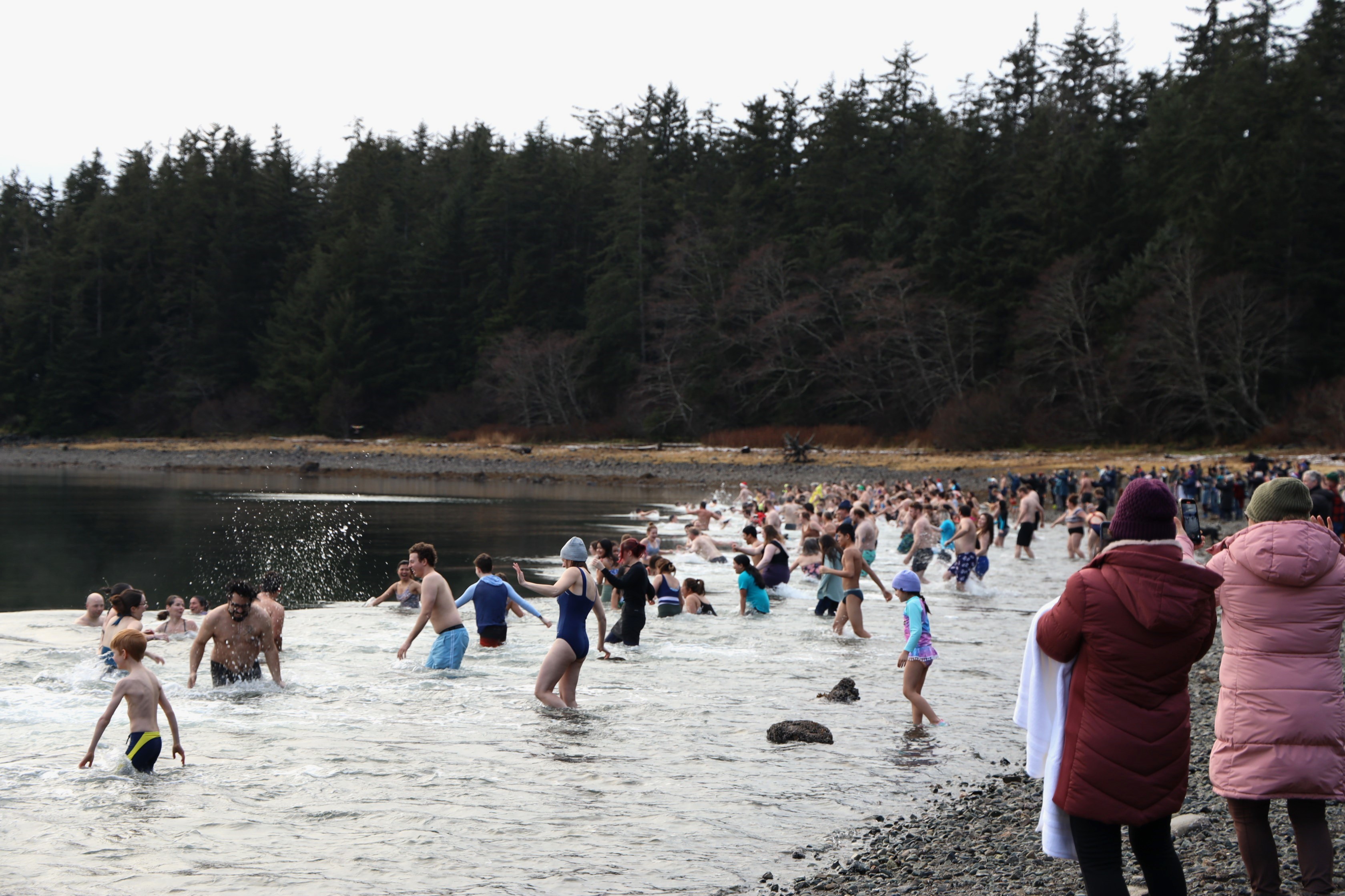 Hundreds wave goodbye to last year, plunge into 2024 during 33rd annual  Juneau Polar Bear Dip