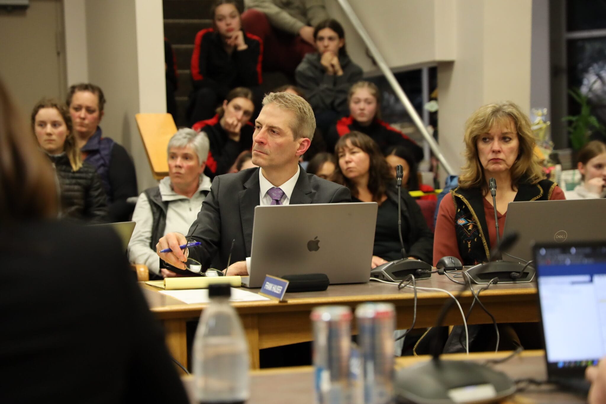 School Board votes to consolidate middle schools at Thunder Mountain ...
