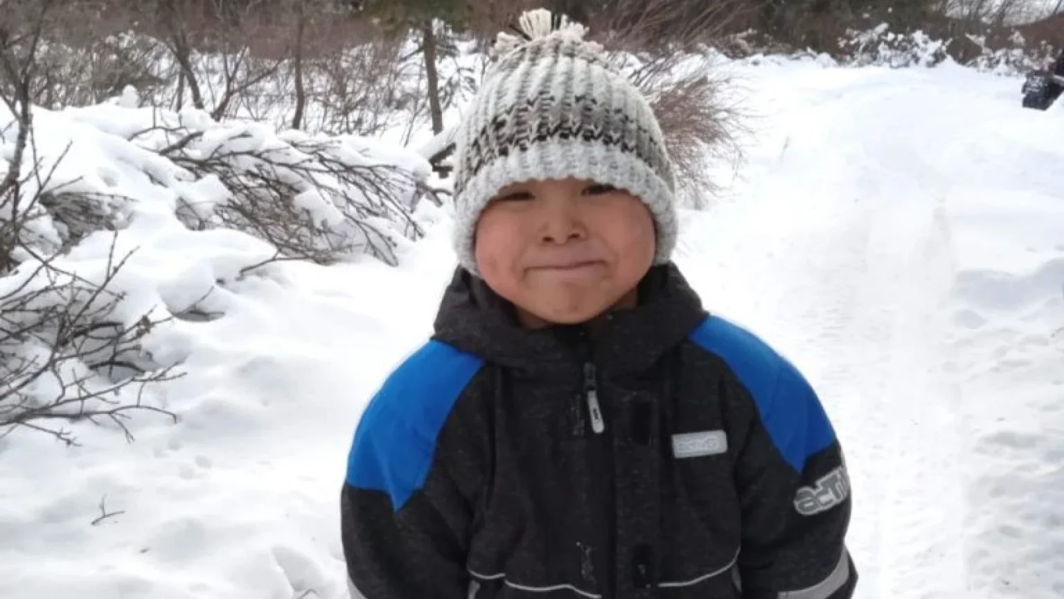 8-year-old boy helps save his family from White Mountain house fire