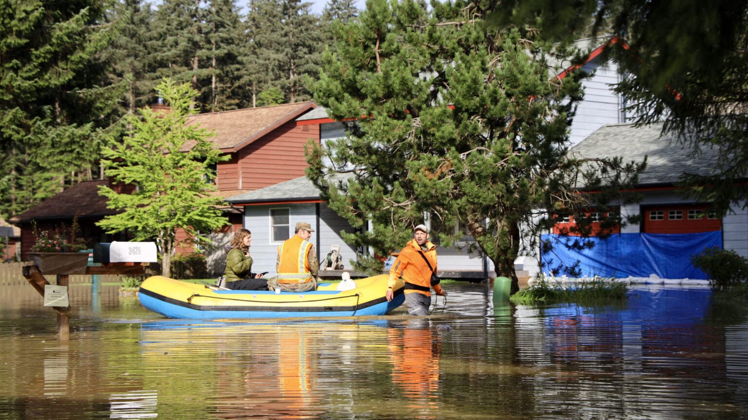 Juneau's temporary levee protects most homes from record flooding