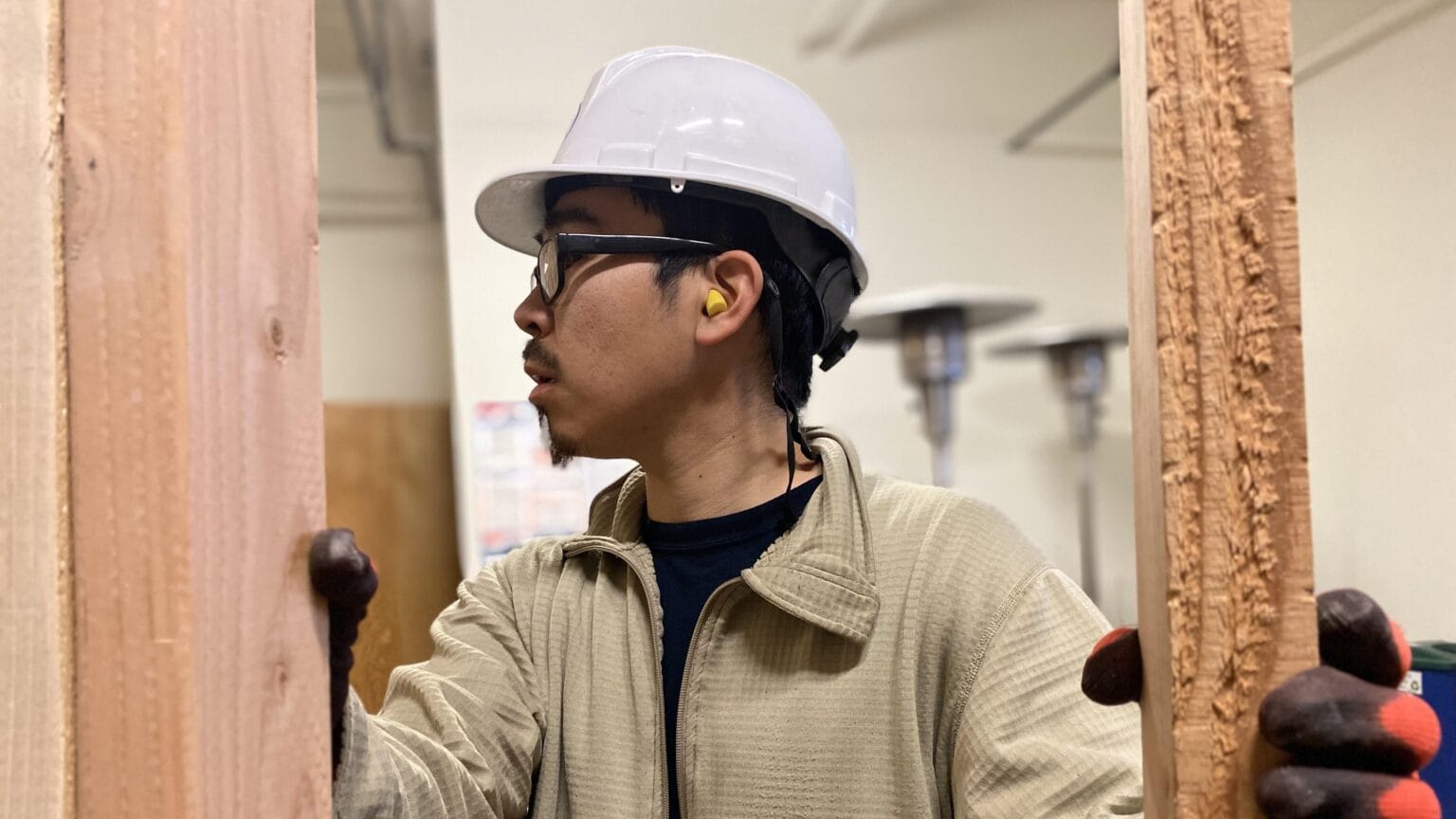 Construction workshop gives Kipnuk storm evacuees new skills, new ho...