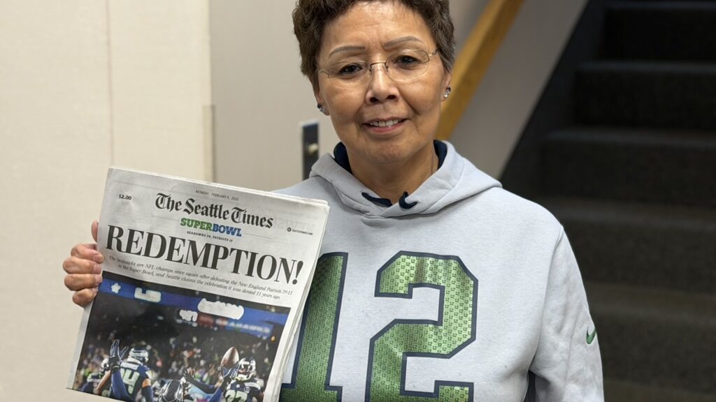 Juneau Seahawks superfan travels to Super Bowl parade in Seattle