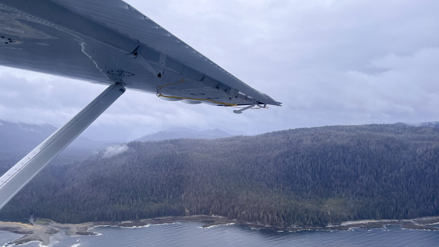 Alaska Seaplanes announces temporary fuel surcharge citing Iran War