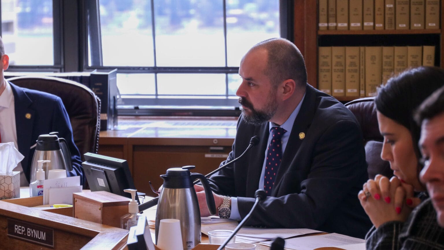 Bill aimed at stabilizing school district budgeting process proceeds through Legislature