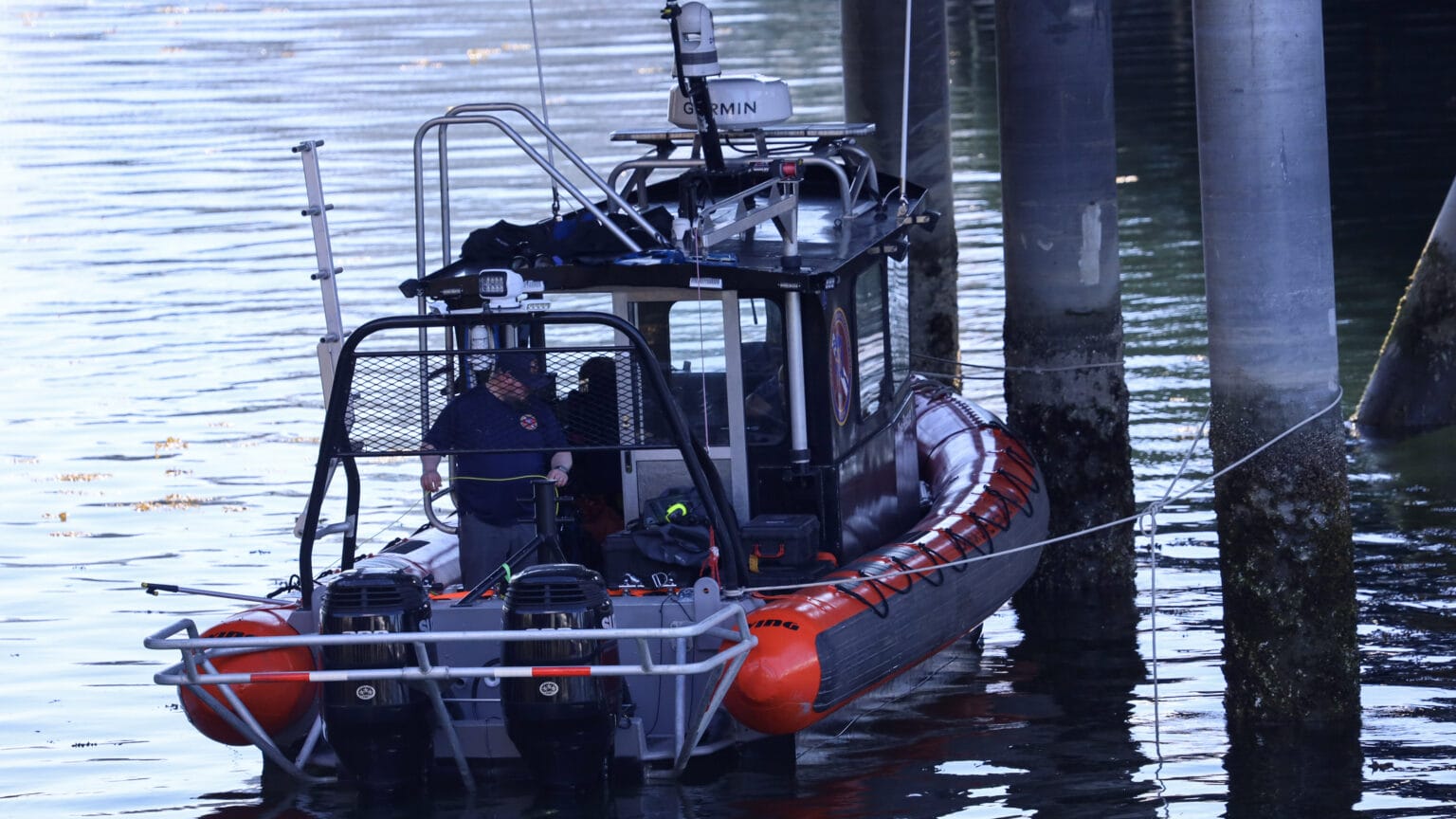 Divers search for missing Juneau man in Gastineau channel nearly a year after disappearance