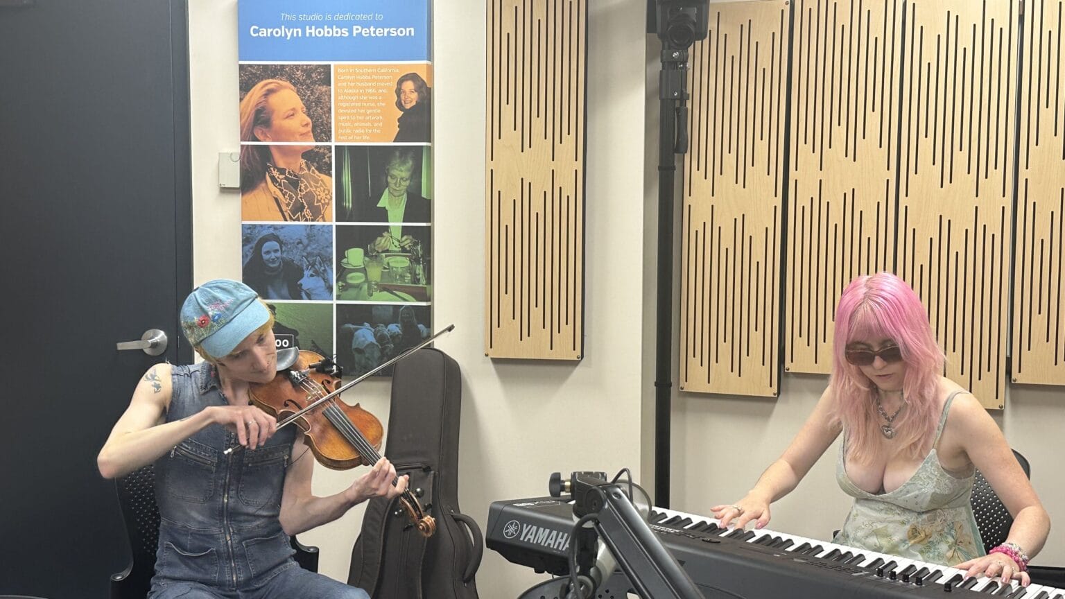 'Rainforest Romp' contra dance weekend with duo Raven & Goose