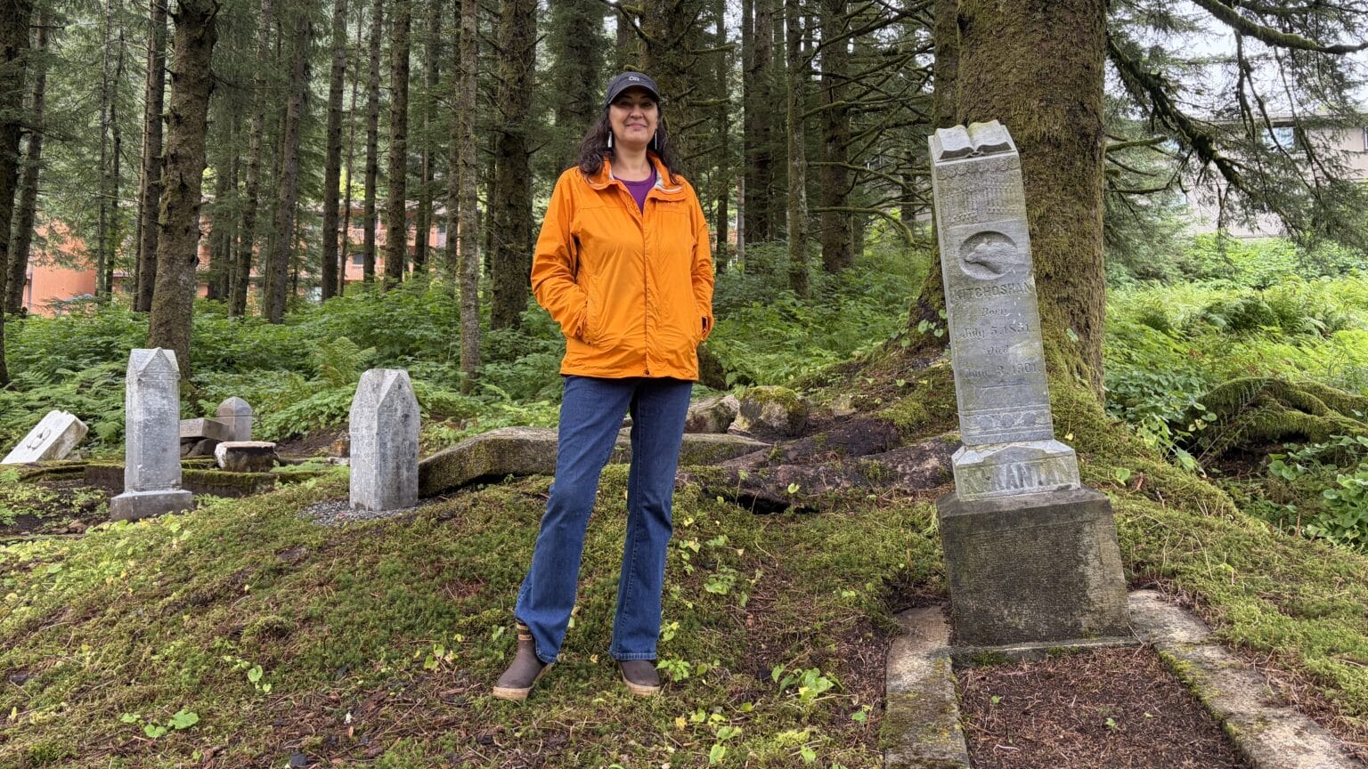 Volunteers mark 5 years of cleaning Douglas cemeteries